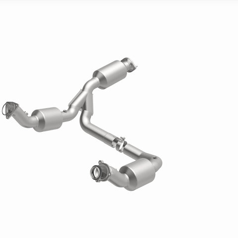 MagnaFlow 2021 Chevrolet Express 2500 4.3L Underbody Direct-Fit Catalytic Converter - 280429