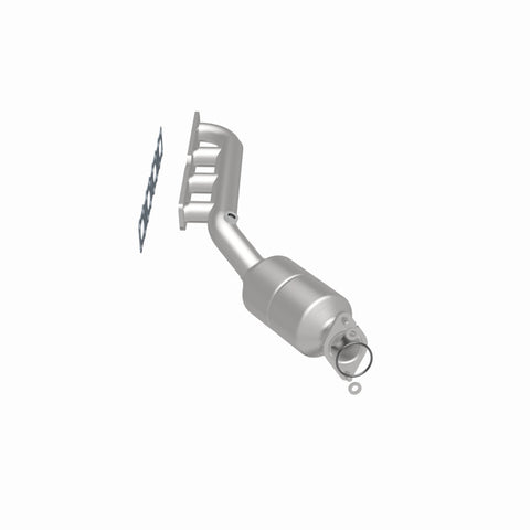 MagnaFlow Direct-Fit SS Catalytic Converter 04-06 Nissan Titan 5.6L V8 (California) - 4451501