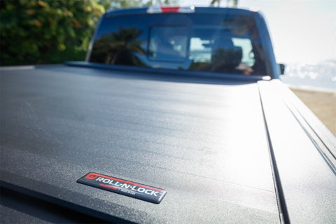 Roll-N-Lock 2020 Chevy Silverado / GMC Sierra 2500-3500 77-3/8in E-Series Retractable Tonneau Cover - RC226E