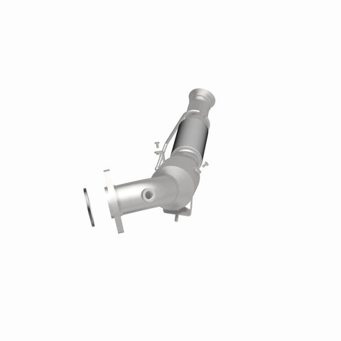 MagnaFlow Direct Fit Catalytic Converter 16-17 Ford Focus 2.3L Underbody - 21-427