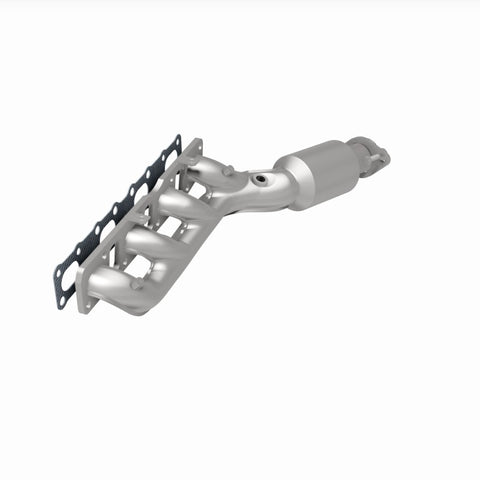 MagnaFlow Direct-Fit California Manifold Catalytic Converter 04-06 Nissan Titan 5.6L V8 - 4451500