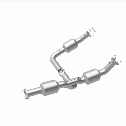 MagnaFlow 18-20 Chevrolet Express 2500 Single Underbody 4.3L Direct Fit Catalytic Converter - 280210