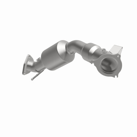 MagnaFlow 13-15 Land Rover LR2 2.0L CARB Compliant Direct Fit Catalytic Converter - 5551537