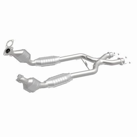 MagnaFlow Direct Fit Catalytic Converter 96-98 4.6L *California* - 441112