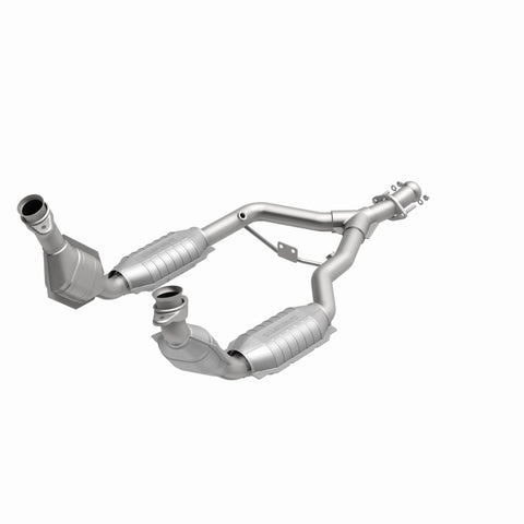 MagnaFlow Direct Fit Catalytic Converter 96-98 Ford Mustang 3.8L - 93344