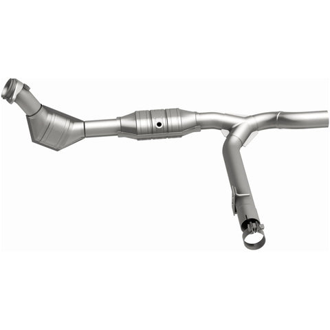 MagnaFlow Direct Fit Catalytic Converter 99-00 Ford F-150 4.6L - 447138