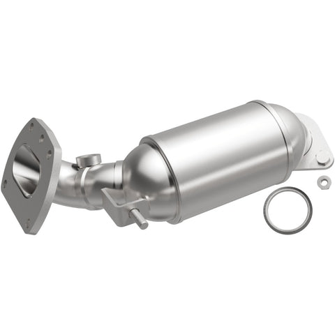 MagnaFlow 17-20 Toyota Sienna / 16-19 Lexus RX350 V6 3.5L Direct Fit Manifold Catalytic Converter - 22-009