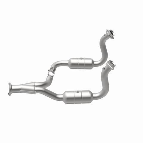 MagnaFlow DF Cat Conv 08-10 Ford F-250/F-250 SD/F-350/F-350 SD 5.4L/6.8L/F-450 SD 6.8L Y-Pipe Assy - 51760