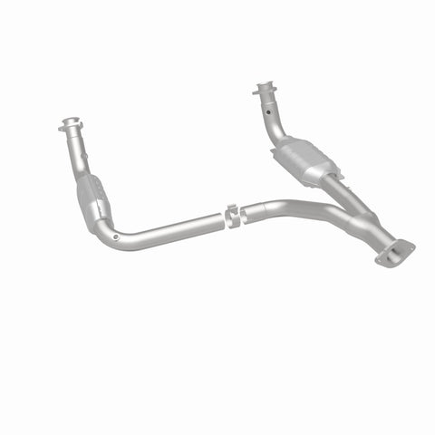 MagnaFlow Direct Fit Catalytic Converter 00-01Tahoe/Yukon V8 5.7L - 93603