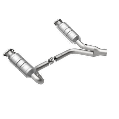 MagnaFlow Direct Fit Catalytic Converter RAIDER- 2006 8 4.7L OEM - 49463