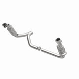 MagnaFlow Direct Fit Catalytic Converter 2006 Dodge RAM 1500 Pickup 5.7L Solid Front Axle - 49711