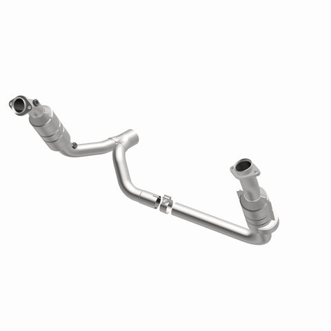 MagnaFlow Direct Fit Catalytic Converter 2006 Dodge RAM 1500 Pickup 5.7L Solid Front Axle - 49711