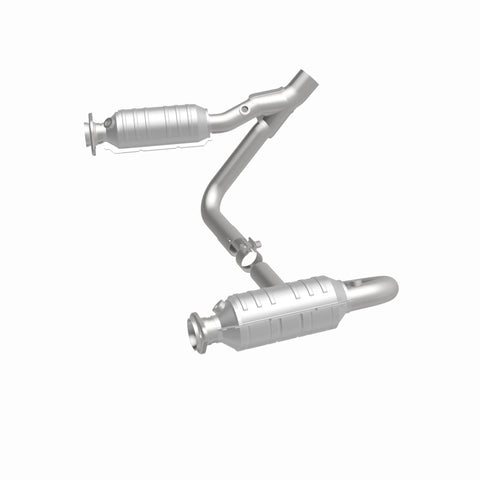 MagnaFlow Direct Fit Catalytic Converter 05-07 Dodge Durango 3.7L/4.7L - 49832