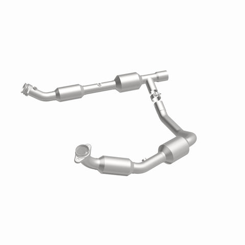 MagnaFlow Direct Fit Catalytic Converter 05-06 Ford E-350 Super Duty 5.4L - 5481439