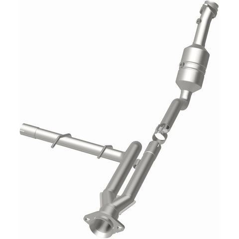 MagnaFlow Direct Fit Catalytic Converter 2011-2014 F-150 3.7L Underbody - 52156