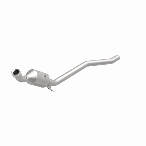 MagnaFlow Direct Fit Catalytic Converter 2006-2011 R350 3.5 L Underbody - 52177