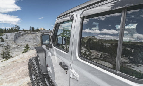 AVS 2018 Jeep Wrangler Unlimited (4-Door) Ventvisor Outside Mount Window Deflectors 4pc - Smoke - 94183