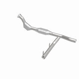 MagnaFlow Direct Fit Catalytic Converter 97-98 Ford Expedition 4.6 - 93130