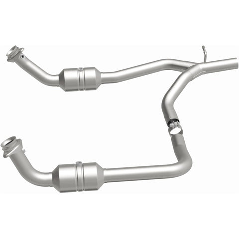 MagnaFlow Direct Fit Catalytic Converter 2009-2014 E-150 4.6 L Underbody - 52153