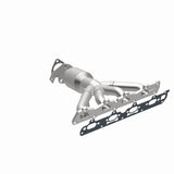 MagnaFlow Direct Fit Catalytic Converter 04-05 Chevrolet Malibu/Classic 2.2L (CA Emissions) - 452304
