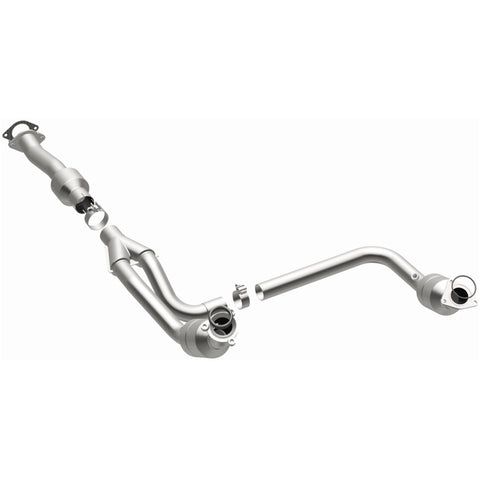 MagnaFlow Conv Direct Fit 2011-2014 Express 1500 4.3L Underbody - 52134