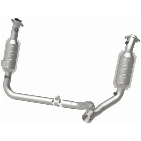 MagnaFlow Direct Fit Catalytic Converter 2006 Dodge RAM 1500 Pickup 5.7L Solid Front Axle - 49711