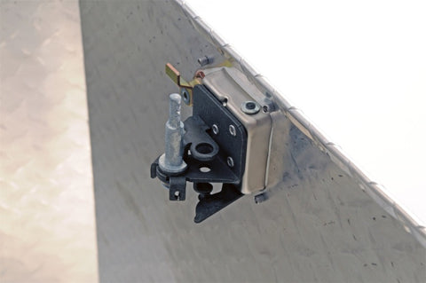 Deezee Universal Tool Box - Specialty Large Triangle BT Alum - DZ 91717