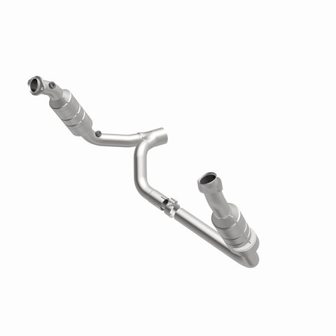 MagnaFlow Direct Fit Catalytic Converter 2006 Dodge RAM 1500 Pickup 5.7L Solid Front Axle - 49711