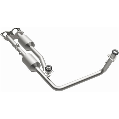 MagnaFlow Direct Fit Catalytic Converter California Grade 96-00 GM Tahoe/Yukon/Escalade 5.7L - 4451453