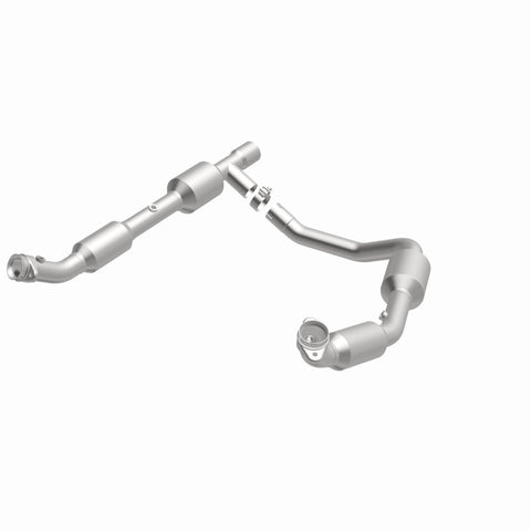 MagnaFlow Direct Fit Catalytic Converter 05-06 Ford E-350 Super Duty 5.4L - 5481439