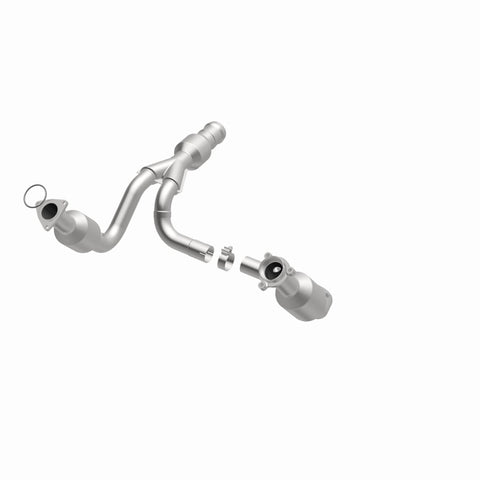 MagnaFlow Direct Fit Catalytic Converter 2015 GMC Yukon XL V8 6.2L - 52617