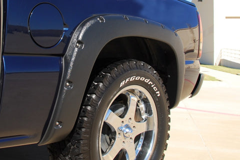 Lund 99-07 Chevy Silverado 1500 RX-Rivet Style Smooth Elite Series Fender Flares - Black (2 Pc.) - RX103SB