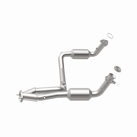 MagnaFlow Conv Direct Fit OEM 2005 GMC Sierra/Chevrolet Silverado 1500/Cadillac Escalade Underbody - 4551419