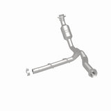 MagnaFlow 11-14 Ford F-150 5.0L Direct Fit CARB Compliant Left Catalytic Converter - 5551139