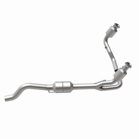 MagnaFlow Direct Fit Catalytic Converter 00-03 Dodge Durango 4.7L - 51338