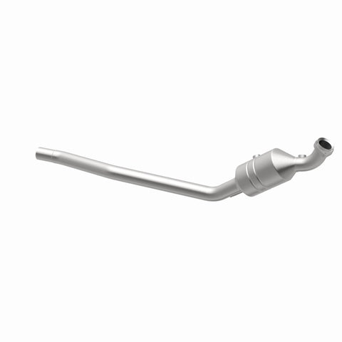 MagnaFlow Direct Fit Catalytic Converter 2006-2011 R350 3.5 L Underbody - 52177