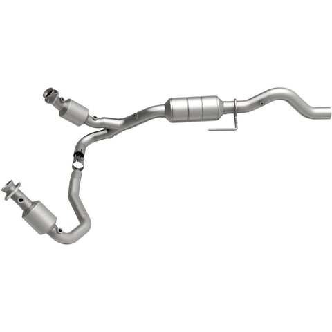 MagnaFlow Direct Fit Catalytic Converter 02-03 Dodge Durango 5.9L - 51351
