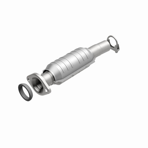 MagnaFlow Direct Fit Catalytic Converter 04-06 Toyota Sienna 3.3L AWD Rear - 24158