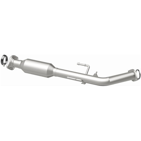 MagnaFlow Direct Fit Catalytic Converter 01-03 Toyota Sienna 3.0L - 23135