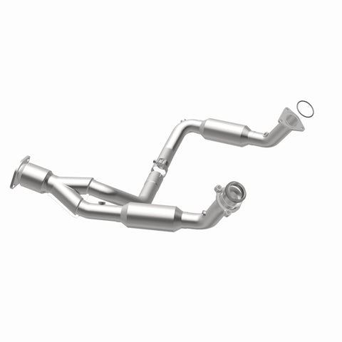 MagnaFlow Conv Direct Fit 07-09 Chevy Trailblazer SS 6.0L V8 - 5451650