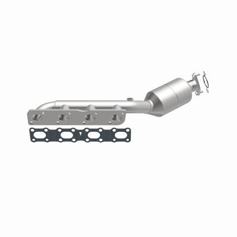 MagnaFlow Direct-Fit SS Catalytic Converter 04-06 Nissan Titan 5.6L V8 (California) - 4451501