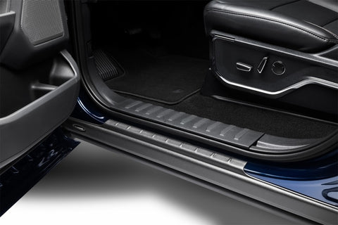 Bushwacker 20-24 Chevrolet/GMC Silverado/Sierra 2500/3500HD CC Trail Armor Rocker Panel - Black - 14130