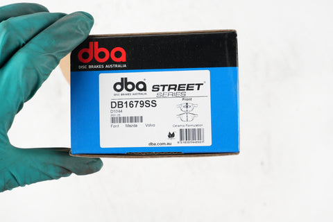 DBA 13-19 Ford C-Max Energi SEL Street Series Front Brake Pads - DB1679SS