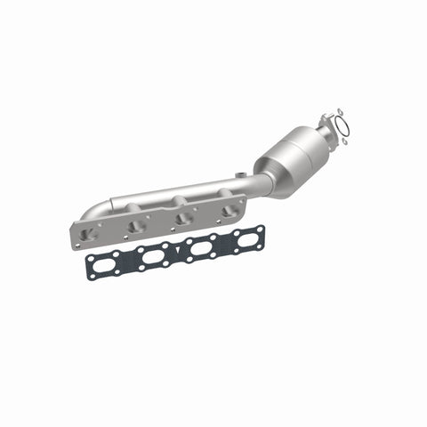 MagnaFlow Direct-Fit SS Catalytic Converter 04-06 Nissan Titan 5.6L V8 (California) - 4451501