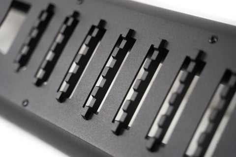 DV8 Offroad 20-23 Jeep Gladiator JT Body/Pinch Weld Mounted Step - SRGL-08