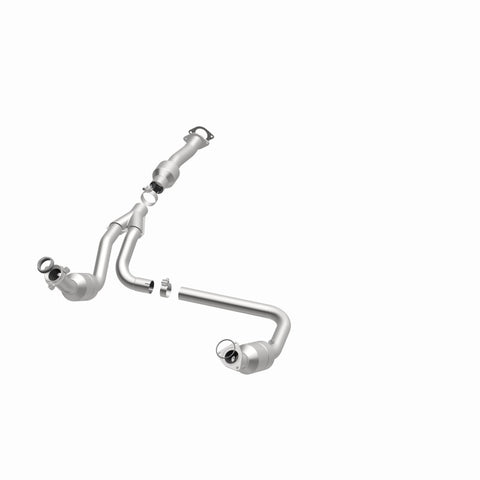 MagnaFlow Direct Fit Catalytic Converter 2011-2014 Express 1500 4.3L Underbody - 52134
