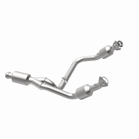 MagnaFlow 14-15 Chevrolet Silverado 1500 5.3L Direct-Fit Catalytic Converter - 5582642