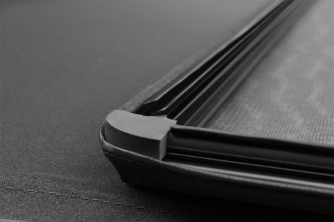 Lund 19-23 Chevrolet Silverado 1500 (5.5ft. Bed) Genesis Elite Tri-Fold Tonneau Cover - Black - 958292
