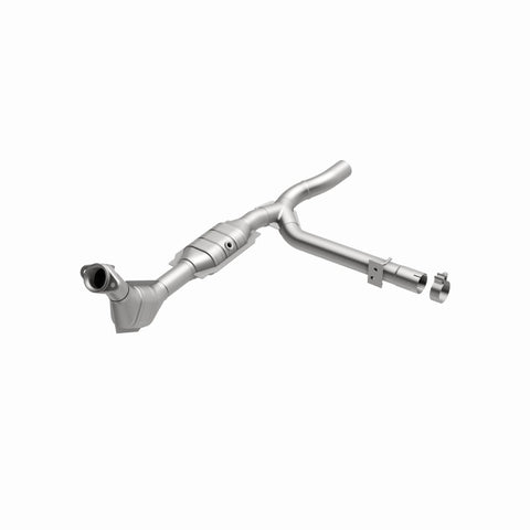 MagnaFlow Direct Fit Catalytic Converter 99-00 Ford F-150 4.6L - 447138