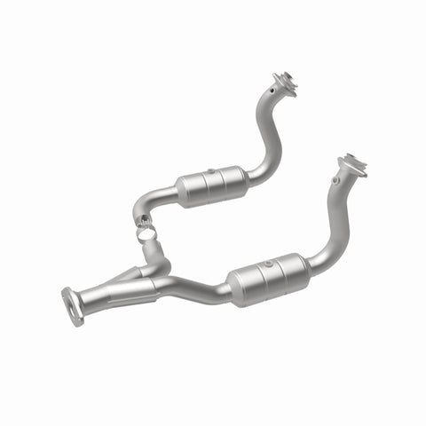 MagnaFlow DF Cat Conv 08-10 Ford F-250/F-250 SD/F-350/F-350 SD 5.4L/6.8L/F-450 SD 6.8L Y-Pipe Assy - 51760